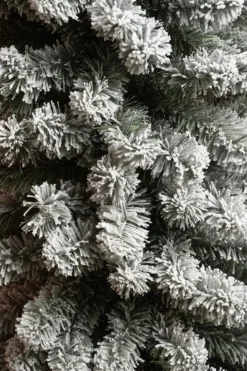 Black Box Trees Charlton Pilar kunstkerstboom besneeuwd groen 155cm