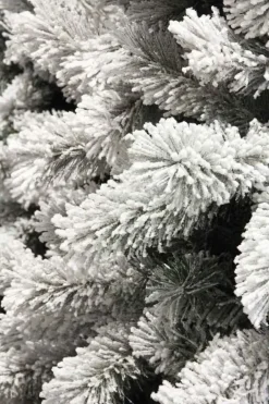 Black Box Trees Medford kunstkerstboom besneeuwd groen 185cm