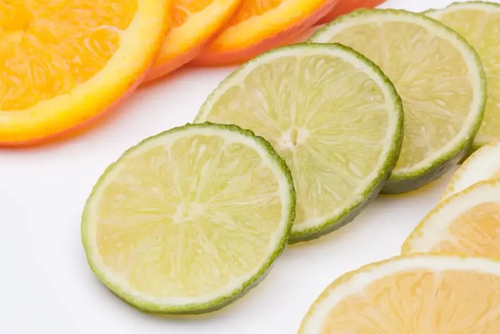 Citrus x aurantifolia (Citroenboom)