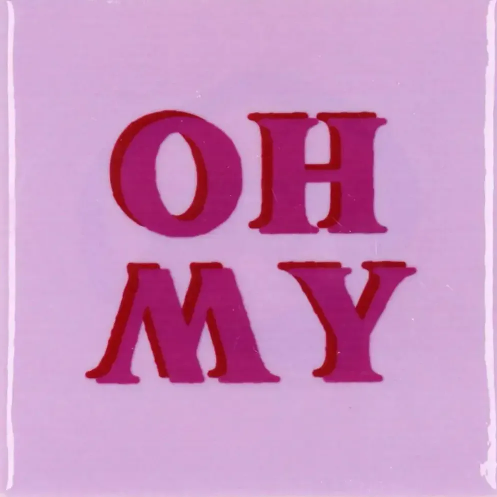 Daan Kromhout Design tegeltje keramiek oh my 10x10cm purple