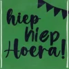 Daan Kromhout Design tegeltje keramiek hiep hiep hoera 10x10cm green