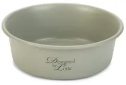 Designed by Lotte Feribo voer- en drinkbak hond licht grijs 16 cm
