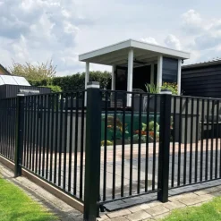 Elephant hek industrieel zwart aluminium 30x1500x850mm zwart gepoedercoat staal look