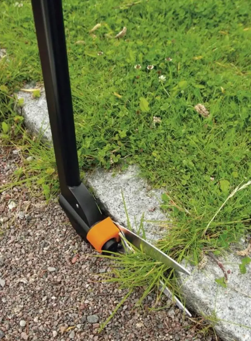 Fiskars Servo-System draaibare grasschaar op steel