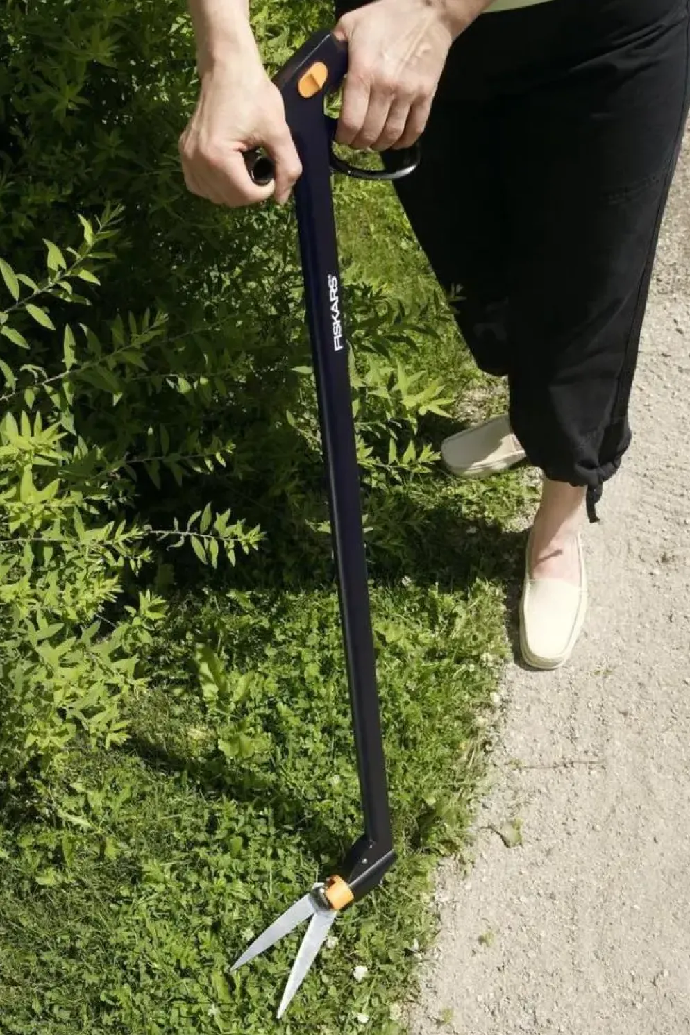 Fiskars Servo-System draaibare grasschaar op steel