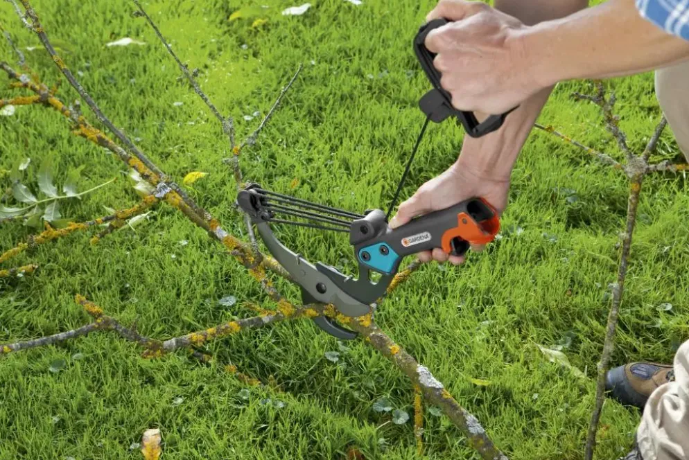 Gardena combisystem Aambeeld boomschaar
