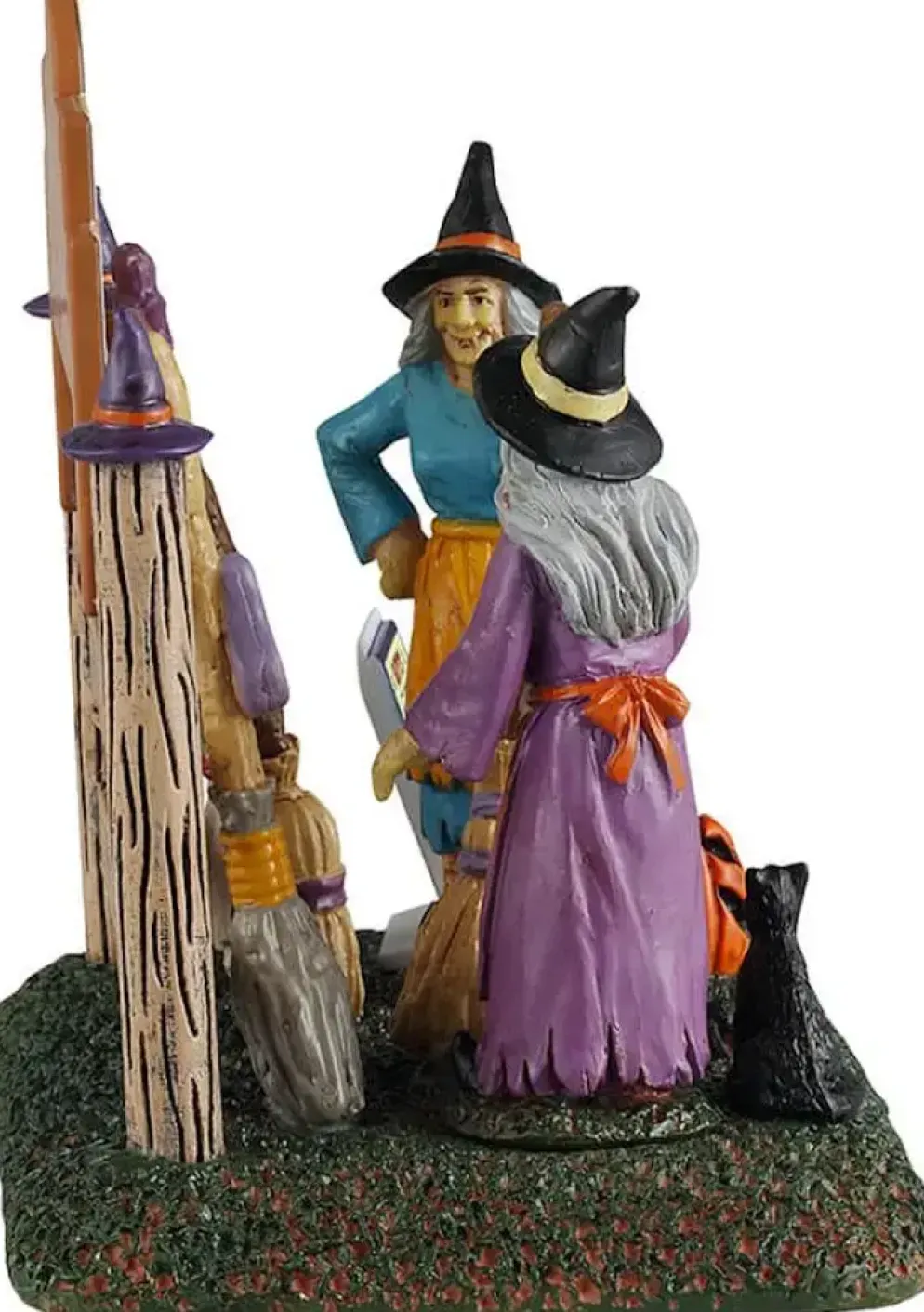 Lemax brooms to go tafereel Spooky Town 2024