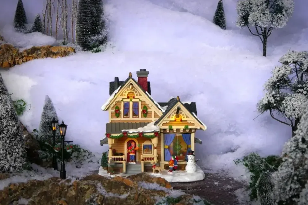 Lemax christmas eve at grandma's verlicht kersthuisje Caddington Village 2024