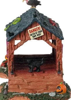 Lemax creepy covered bridge tafereel Spooky Town 2023