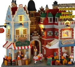 Lemax dutch cheese festival and farmers market verlichte facade Caddington Village 2022