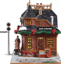 Lemax east junction station verlicht kersthuisje Caddington Village 2018