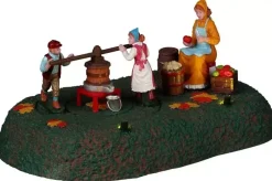Lemax family cider bewegend kerstdorp tafereel Caddington Village 2022
