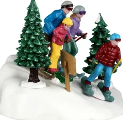 Lemax family ski day kerstdorp tafereel Vail Village 2026