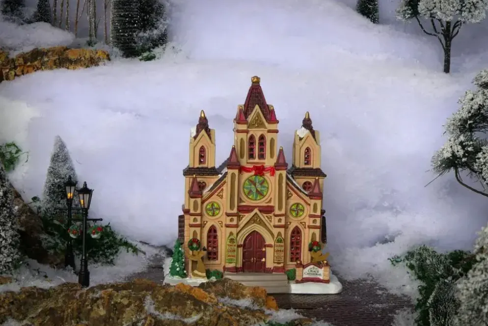 Lemax grace cathedral verlicht kersthuisje Caddington Village 2024