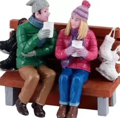 Lemax hot cocoa drinkers kerstdorp figuur type 3 Caddington Village 2022