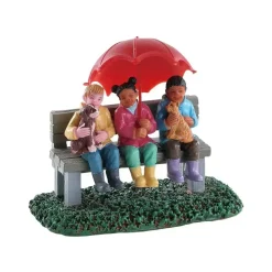 Lemax rainy day with friends kerstdorp figuur type 4 2018