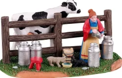 Lemax victorian dairy farmer kerstdorp tafereel Caddington Village 2021