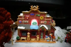 Lemax wild wooly's gift shop verlicht kersthuisje Vail Village 2022