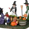 Lemax witches' community garden tafereel Spooky Town 2024