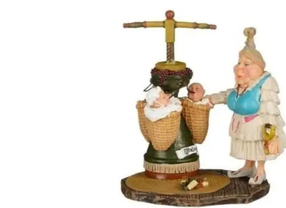 Luville Efteling Oermoeder lot 9.5x7.5x10.5 cm