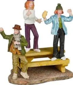 Luville Molendam Dancing people on table