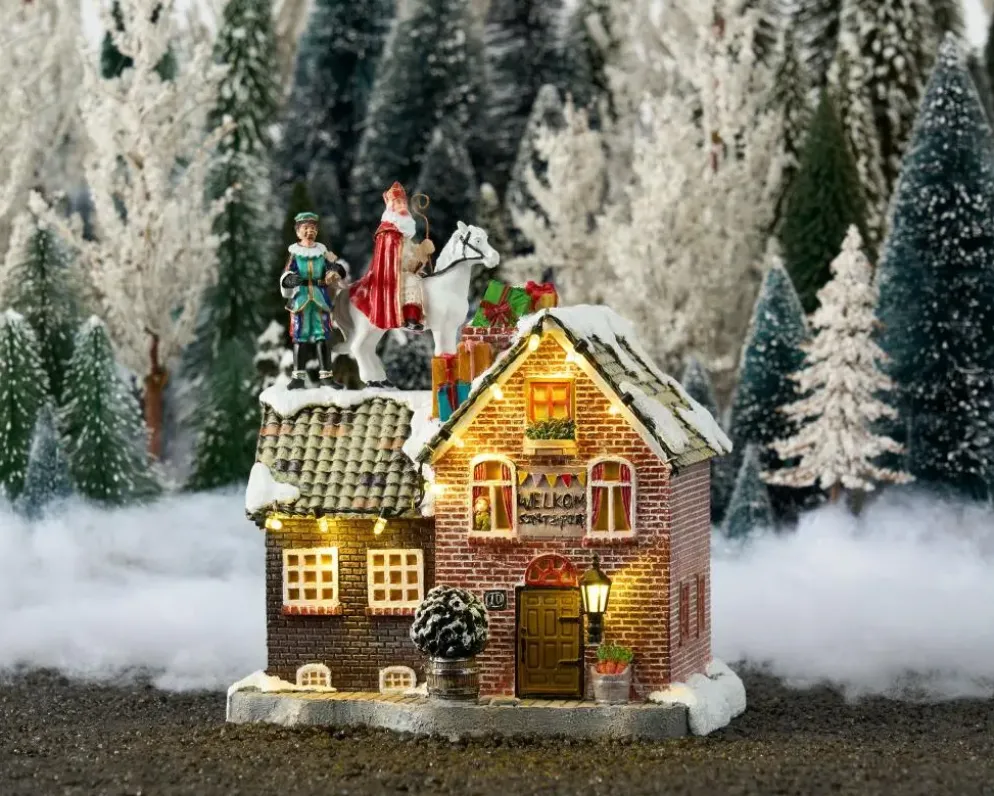 Luville Sinterklaas on roof battery operated