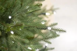 Our Nordic Christmas Arkansas grote kunstkerstboom houten voet groen 243cm