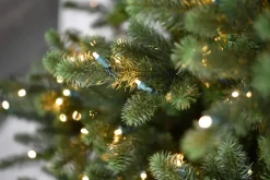 Our Nordic Christmas Kentucky Deluxe kunstkerstboom groen 213cm, 650 lampjes