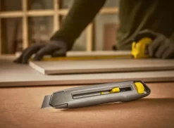 Stanley Interlock afbreekmes 18mm