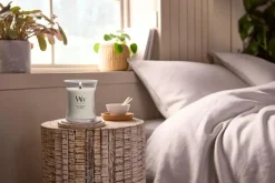 WoodWick Tonka & Almond Milk medium candle